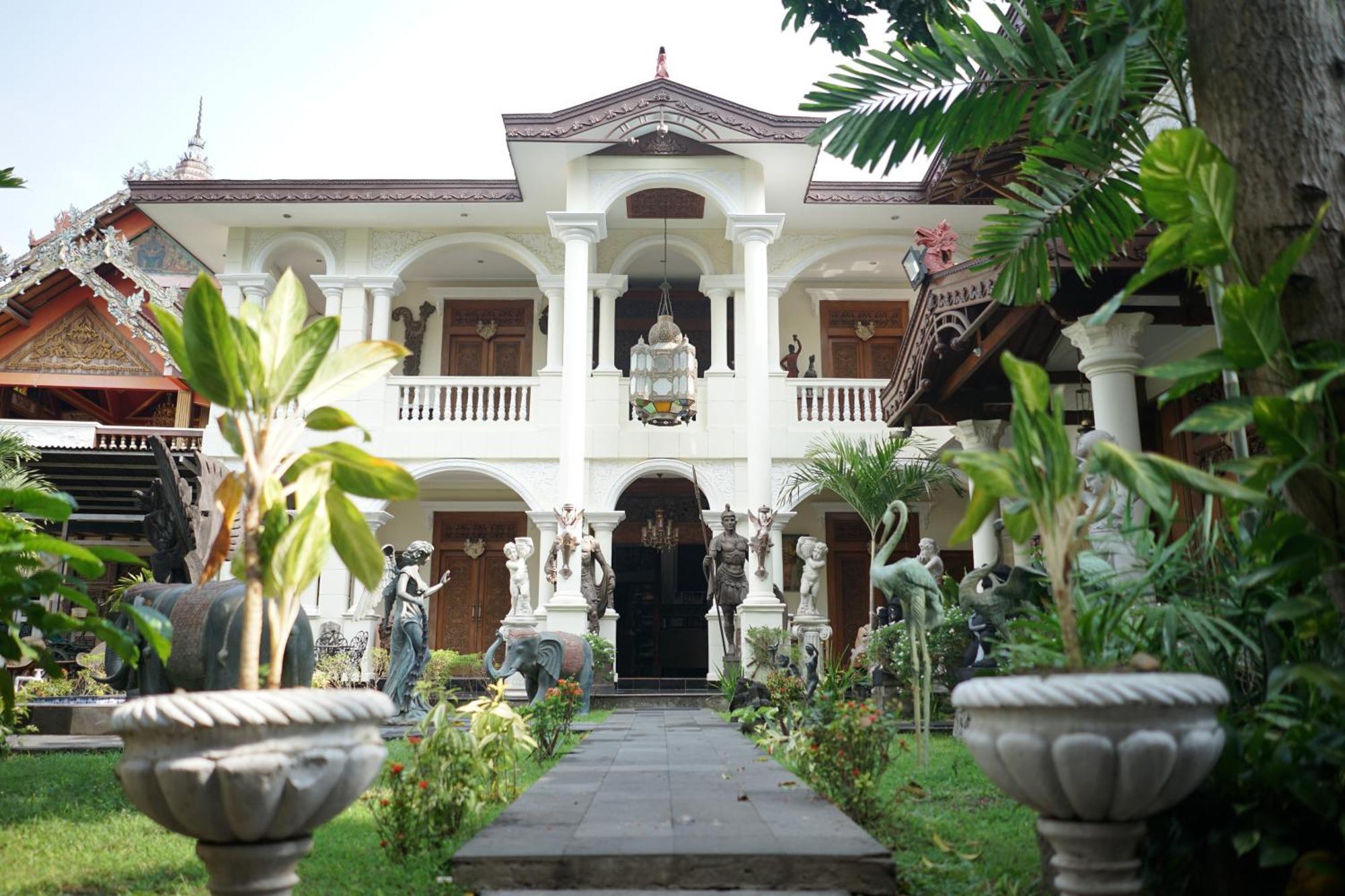 Rumah Pesik Art & Heritage Hotel Gondowulung Ngoại thất bức ảnh
