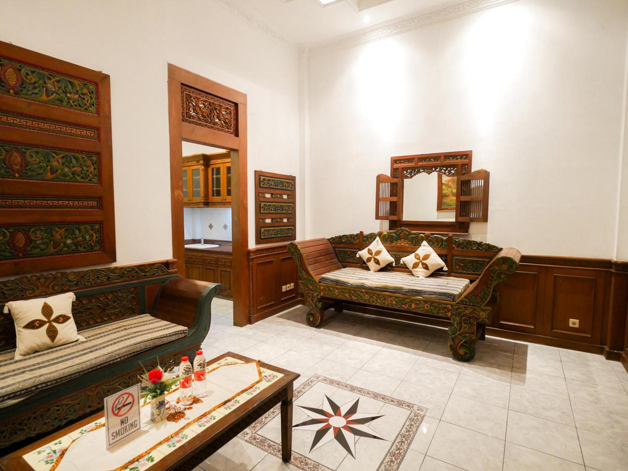 Rumah Pesik Art & Heritage Hotel Gondowulung Ngoại thất bức ảnh